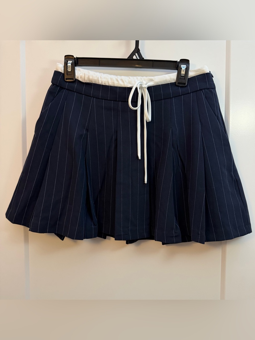 Size 8 Navy Pinstripe Pleated Skirt with White Drawstring